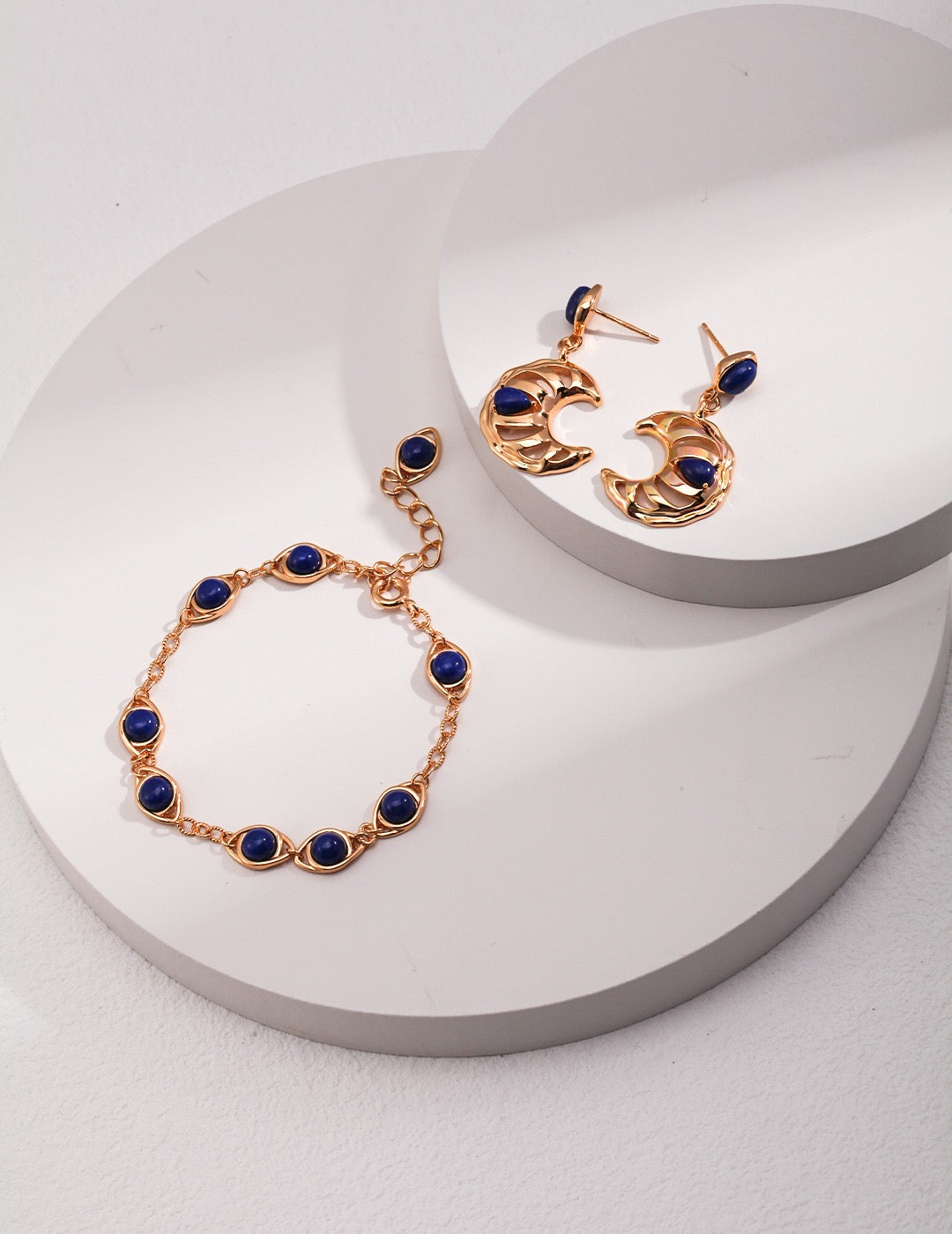 Crescent Moon Hollow ｜lapis lazuli｜Earrings